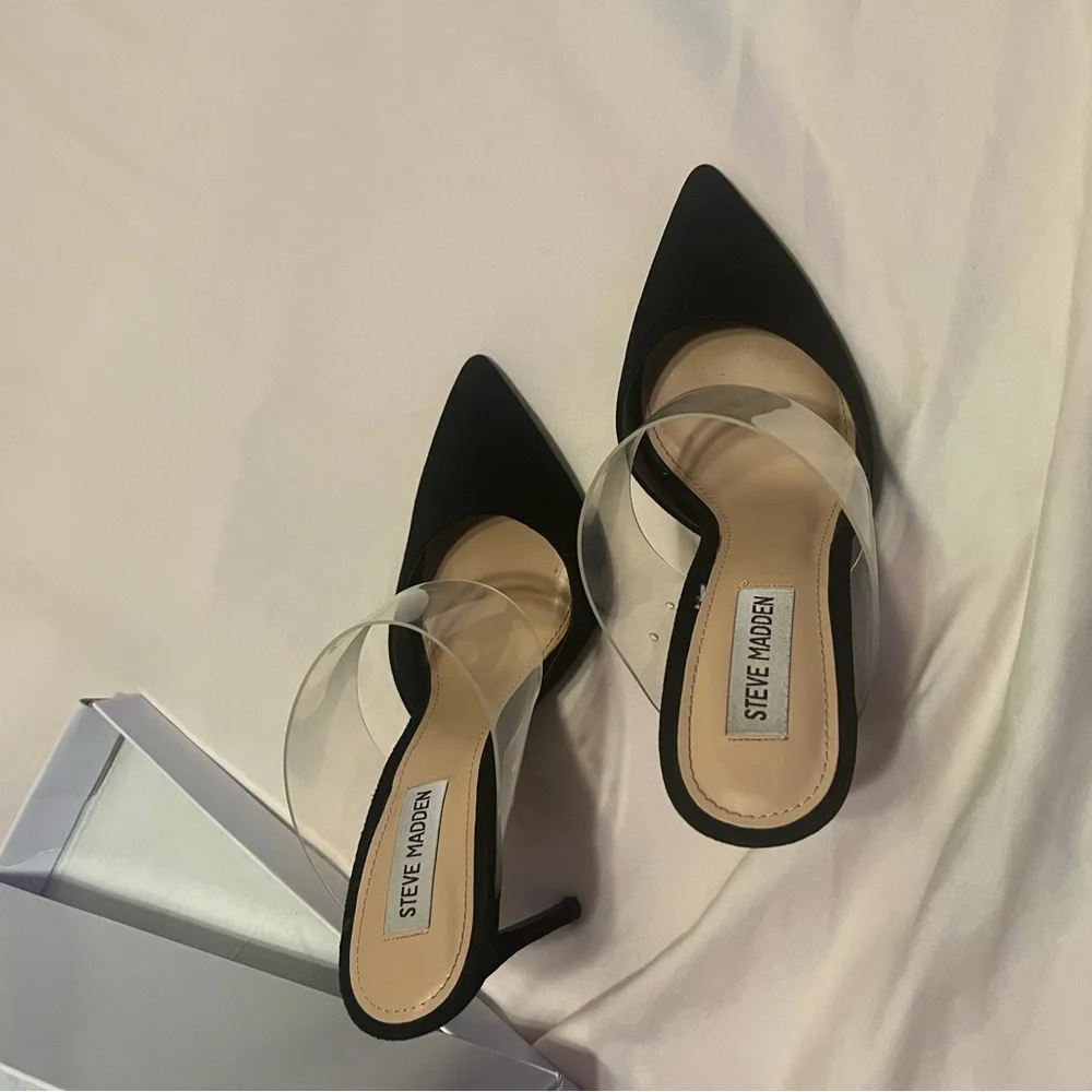 Steve Madden Daydream Black Suede Footwear - Picture 5 of 13